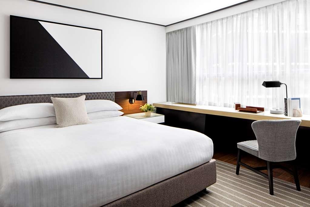 St Gregory Hotel *